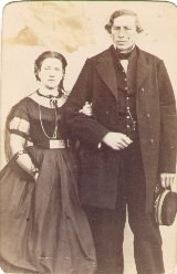 Sorenskriver Alexander Holst d.y. (1822-1902) og hustru Hermine Bernhoft (1822-1907)