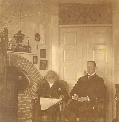 Lawyer J�rgensen og dr. Viggo Christensen i Villa Mafolie